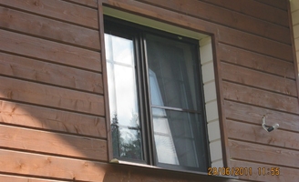 Защитные встроенные рольставни на окнах